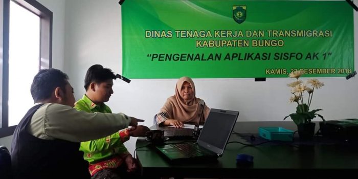 Nakertrans Bungo Launching Aplikasi Sisfo Ak 1, Ana :Pembuatan Kartu Kuning Bisa via Online